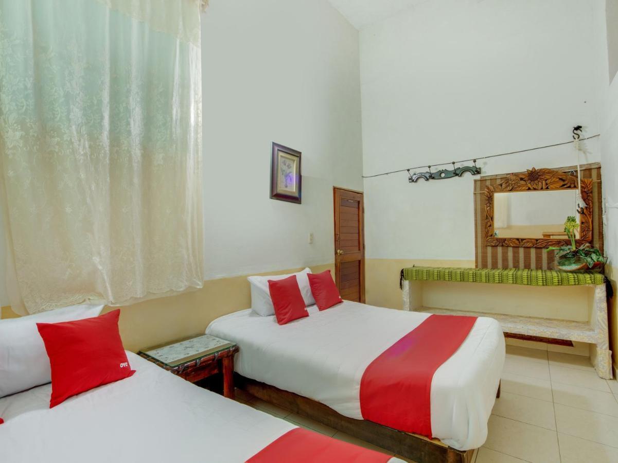 Oyo Hotel Casa Ada Сиуатанехо Экстерьер фото