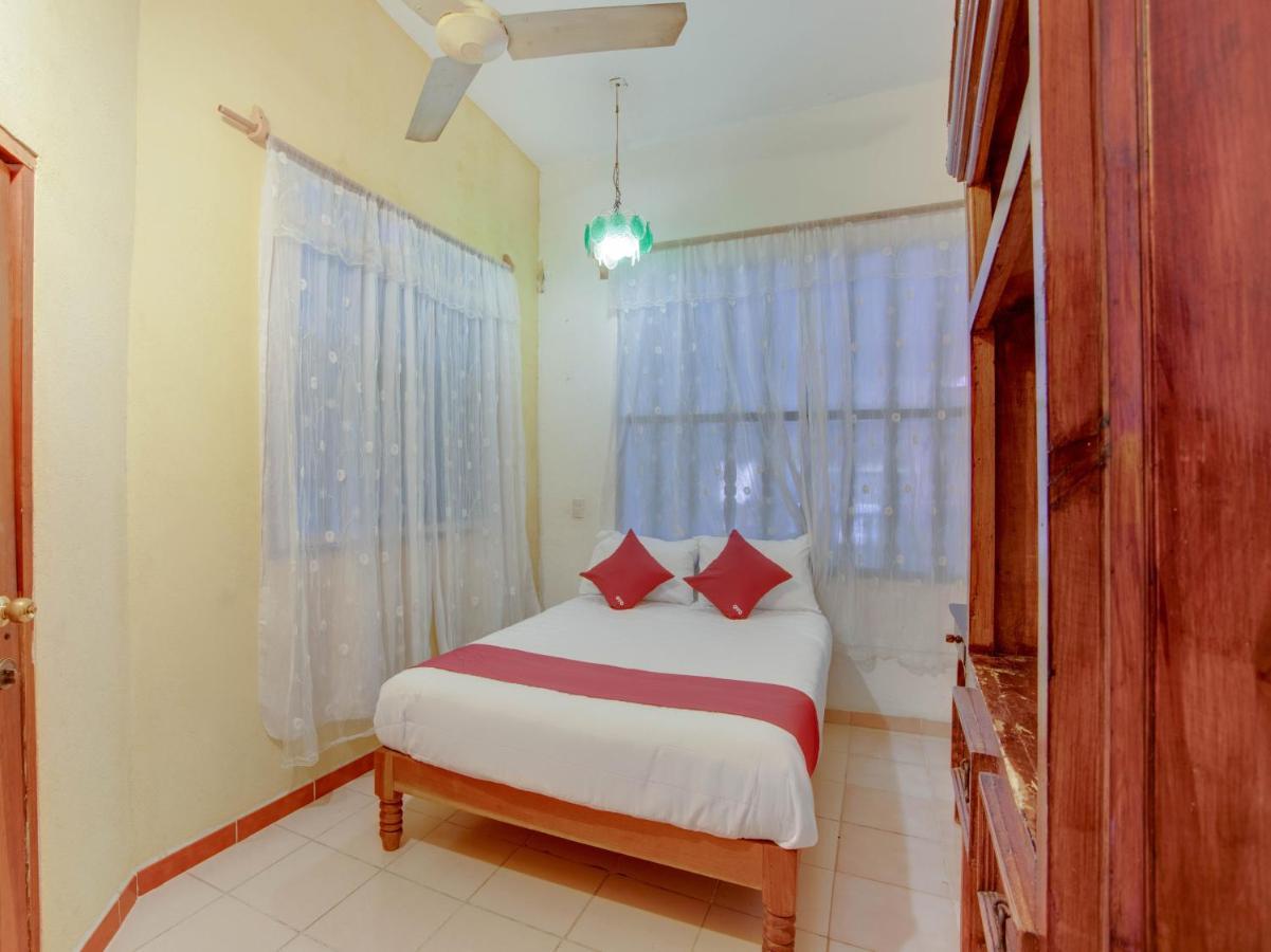 Oyo Hotel Casa Ada Сиуатанехо Экстерьер фото