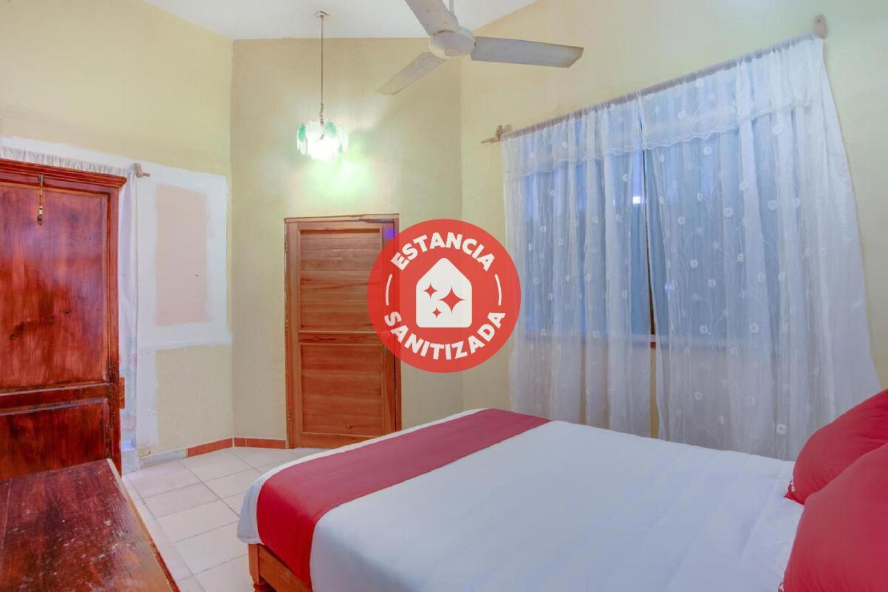 Oyo Hotel Casa Ada Сиуатанехо Экстерьер фото